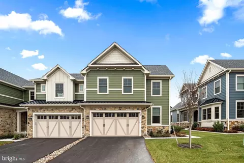 704 Grayson Ln #89, Ambler, PA 19002