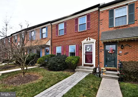 230 Troon Ct, Royersford, PA 19468