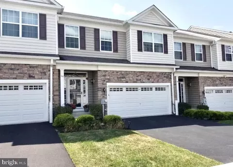 147 Fairfield Cir N, Royersford, PA 19468