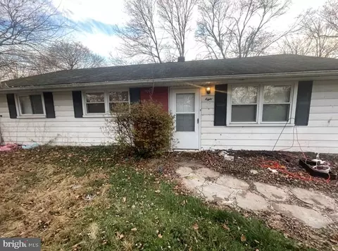 8 Betty Ln, Royersford, PA 19468