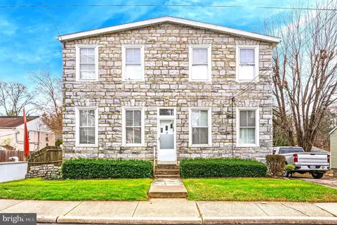 18 Haws Ln, Flourtown, PA 19031