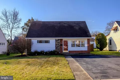 14 Oxford Cir, Eagleville, PA 19403