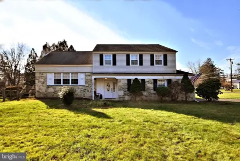 725 Inverness Dr, Horsham, PA 19044