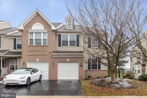 77 Walker Rd, Royersford, PA 19468