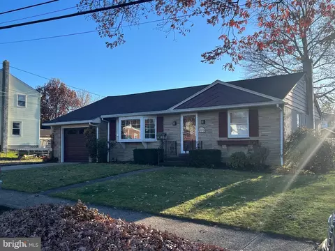 64 S 2nd St, Souderton, PA 18964