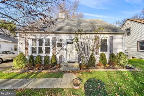 2321 Woodland Rd, Abington, PA 19001