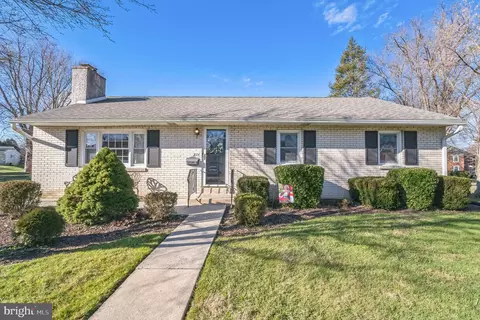 814 J Ave, Glenside, PA 19038