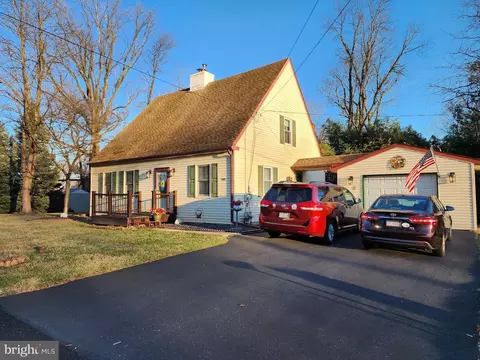 200 Skrobul Rd, Hatboro, PA 19040