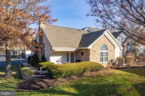 134 Lions Gate Cir, Souderton, PA 18964