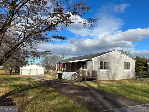 469 Fruit Farm Rd, Royersford, PA 19468