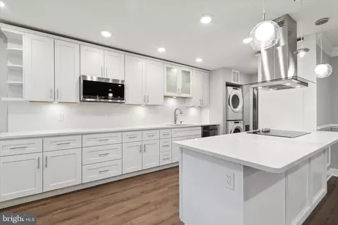 7301 Coventry Ave #410, Elkins Park, PA 19027