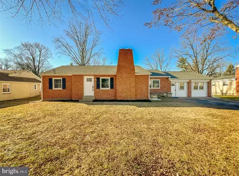 27 Bright Rd, Hatboro, PA 19040