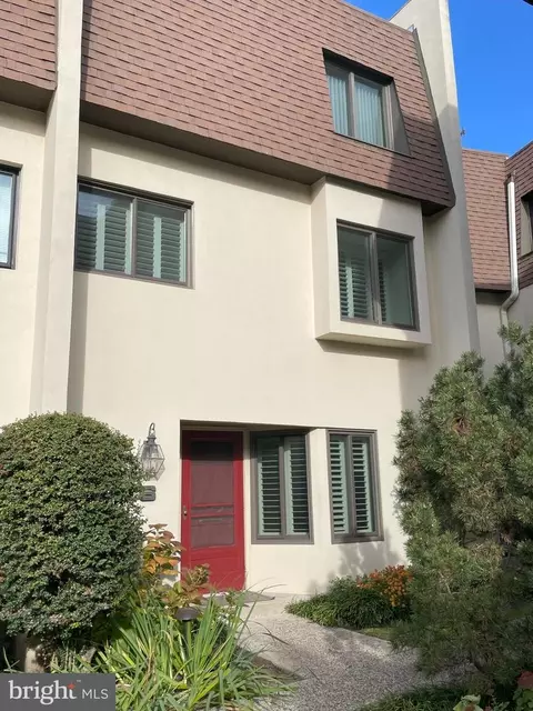 100 Llanalew Rd #6-A, Haverford, PA 19041