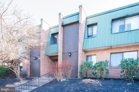 1223 Meadowview Ln, Mont Clare, PA 19453