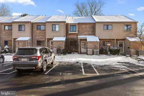 102 Sycamore Ct, Collegeville, PA 19426