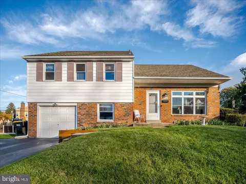 2930 Michele Dr, Norristown, PA 19403