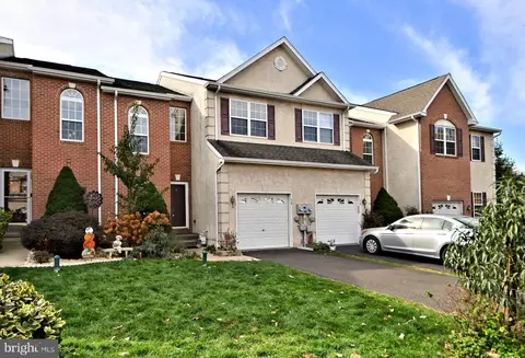 56 Barlow Dr, Souderton, PA 18964