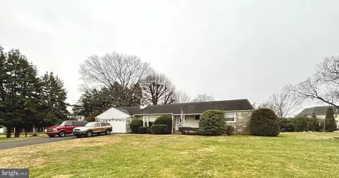 2105 Williamsburg Rd, Huntingdon Valley, PA 19006