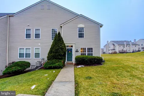 482 Stoneglen St, Collegeville, PA 19426