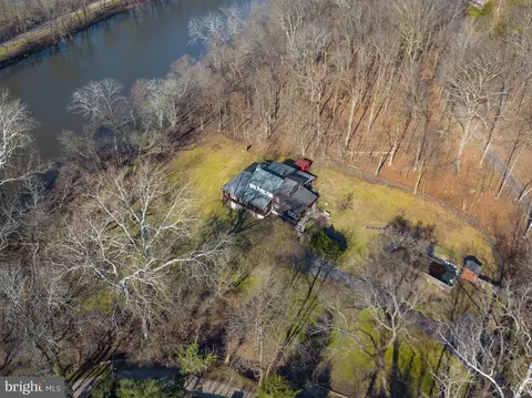 67 Featherbed Ln, Audubon, PA 19403
