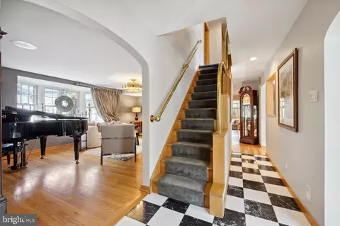 Entry Way - 909 Centennial Rd, Penn Valley, PA 19072 photo 1 of 4