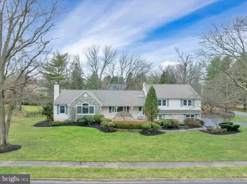 1098 Greentree Rd, Blue Bell, PA 19422