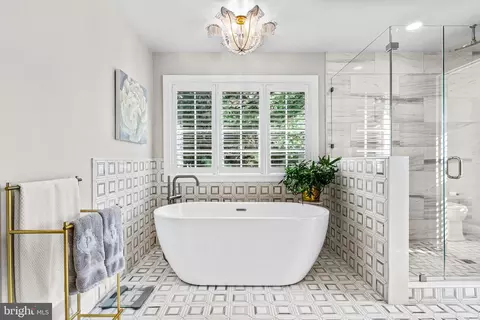 Bath - 1045 Whitegate Rd, Wayne, PA 19087 photo 6 of 15