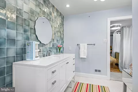 Bath - 1045 Whitegate Rd, Wayne, PA 19087 photo 12 of 15