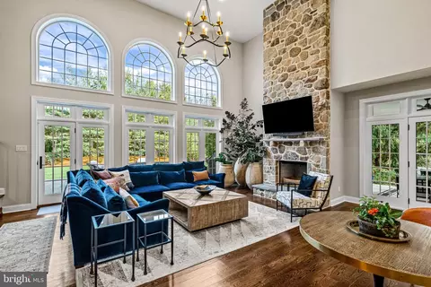 Living - 1045 Whitegate Rd, Wayne, PA 19087 photo 8 of 13