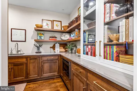 Kitchen - 1045 Whitegate Rd, Wayne, PA 19087 photo 5 of 8