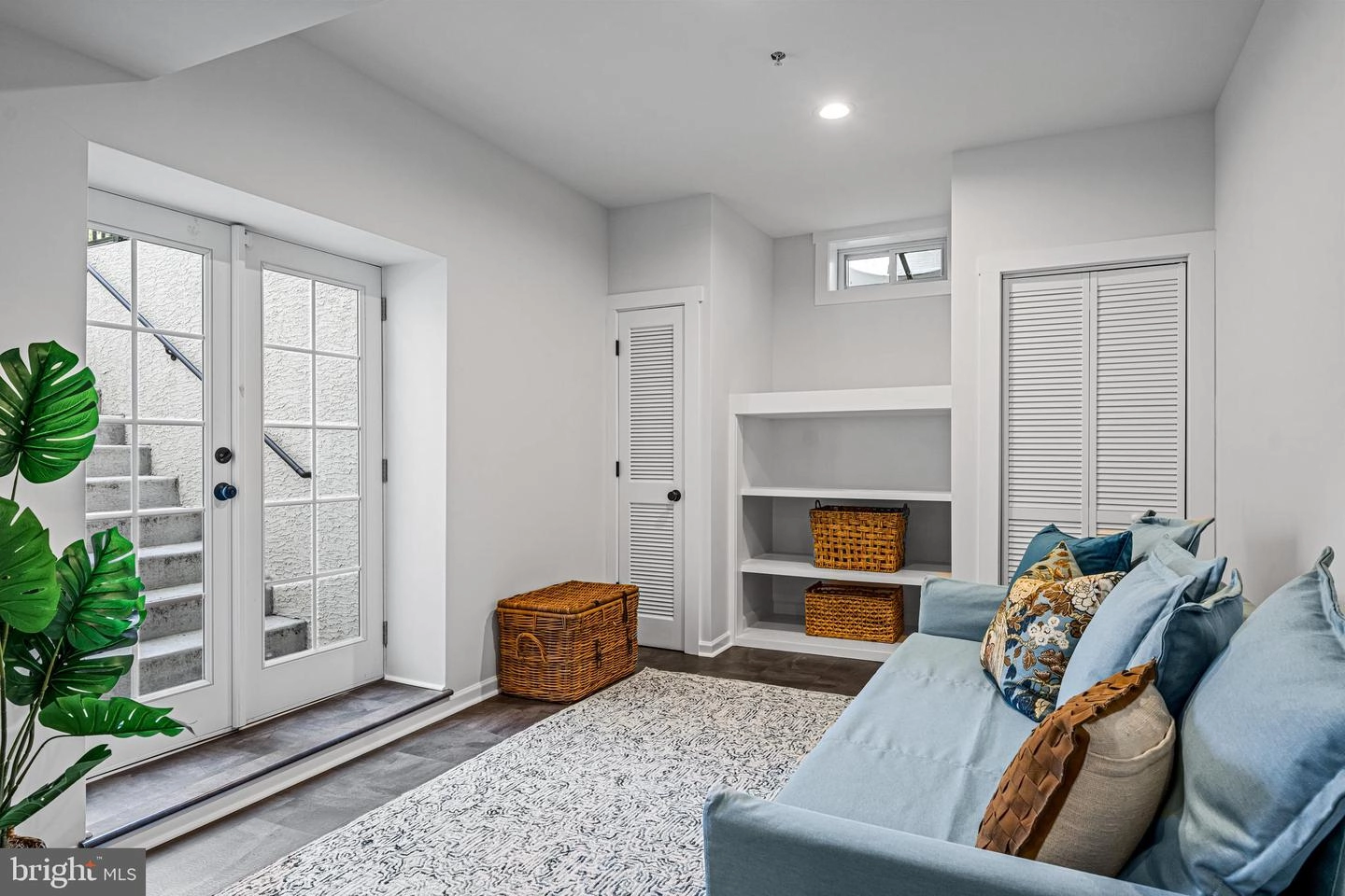 Living - 1045 Whitegate Rd, Wayne, PA 19087 photo 13 of 13