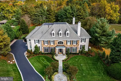 Exterior - 1045 Whitegate Rd, Wayne, PA 19087 photo 12 of 12