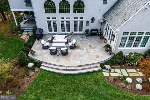 Exterior - 1045 Whitegate Rd, Wayne, PA 19087 photo 8 of 12