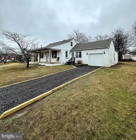 55 W 8th St, Lansdale, PA 19446