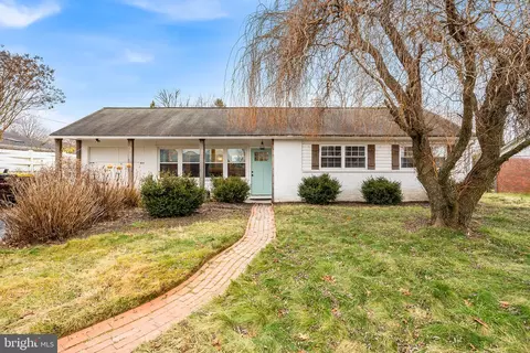 202 Woodlawn Rd, Eagleville, PA 19403
