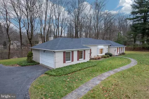 12 Carey Dr, Ambler, PA 19002