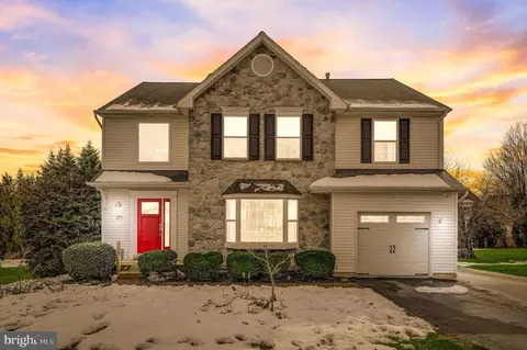 344 Minuteman Dr, Collegeville, PA 19426