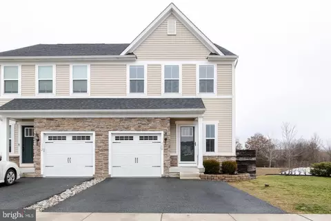 114 Kati Ct, Gilbertsville, PA 19525