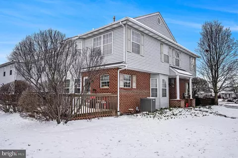 70 Cedar Ct, Royersford, PA 19468