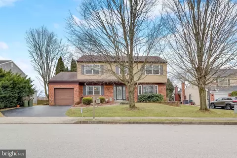 242 Emerson Dr, Lafayette Hill, PA 19444