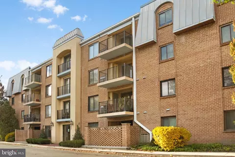 260 Montgomery Ave #303, Haverford, PA 19041