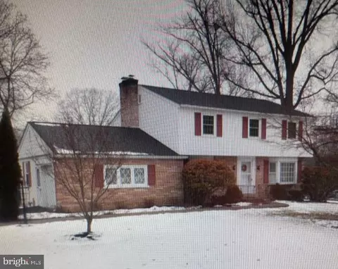 120 Meadowood Dr, Lansdale, PA 19446