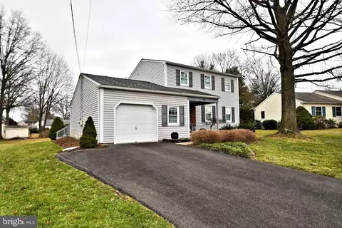 217 Jade Dr, Hatfield, PA 19440