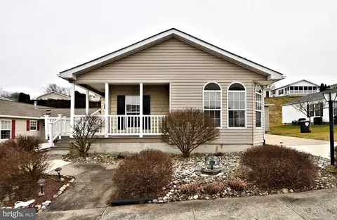 1015 Scenic View Dr, Schwenksville, PA 19473