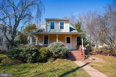 61 W Lambert St, Hatfield, PA 19440