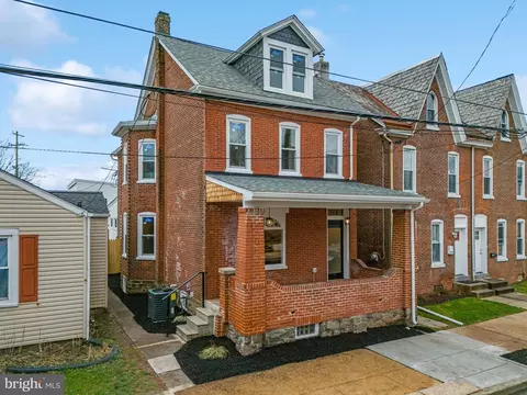 948 Queen St, Pottstown, PA 19464