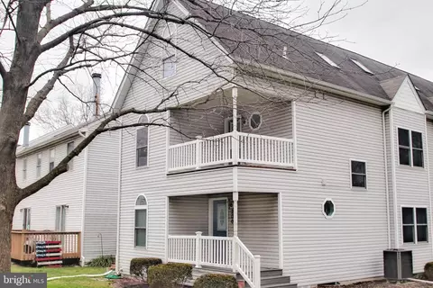200 Victoria Dr, Montgomeryville, PA 18936