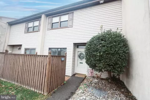 6 N Hunters Way #6A, Hatboro, PA 19040