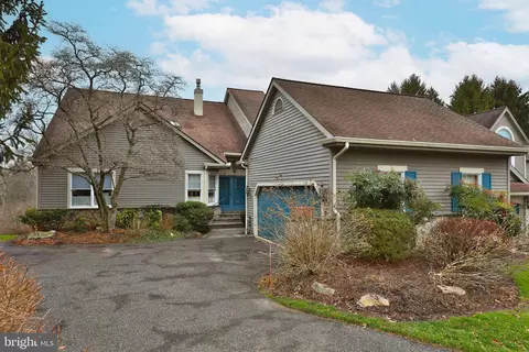 1776 Oak Hill Dr, Huntingdon Valley, PA 19006