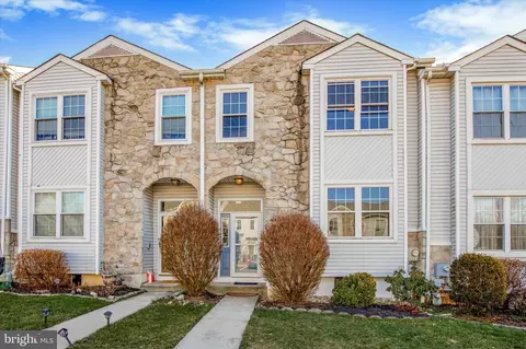 135 Spruce Ln, Collegeville, PA 19426